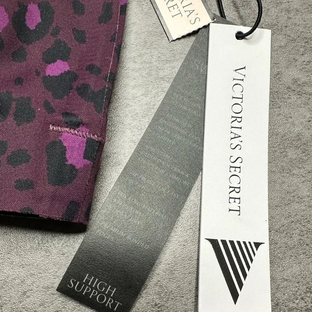 Victoria’s Secret “Sweat On Point” Sports Bra – NWT – 36DD - Picture 3 of 6